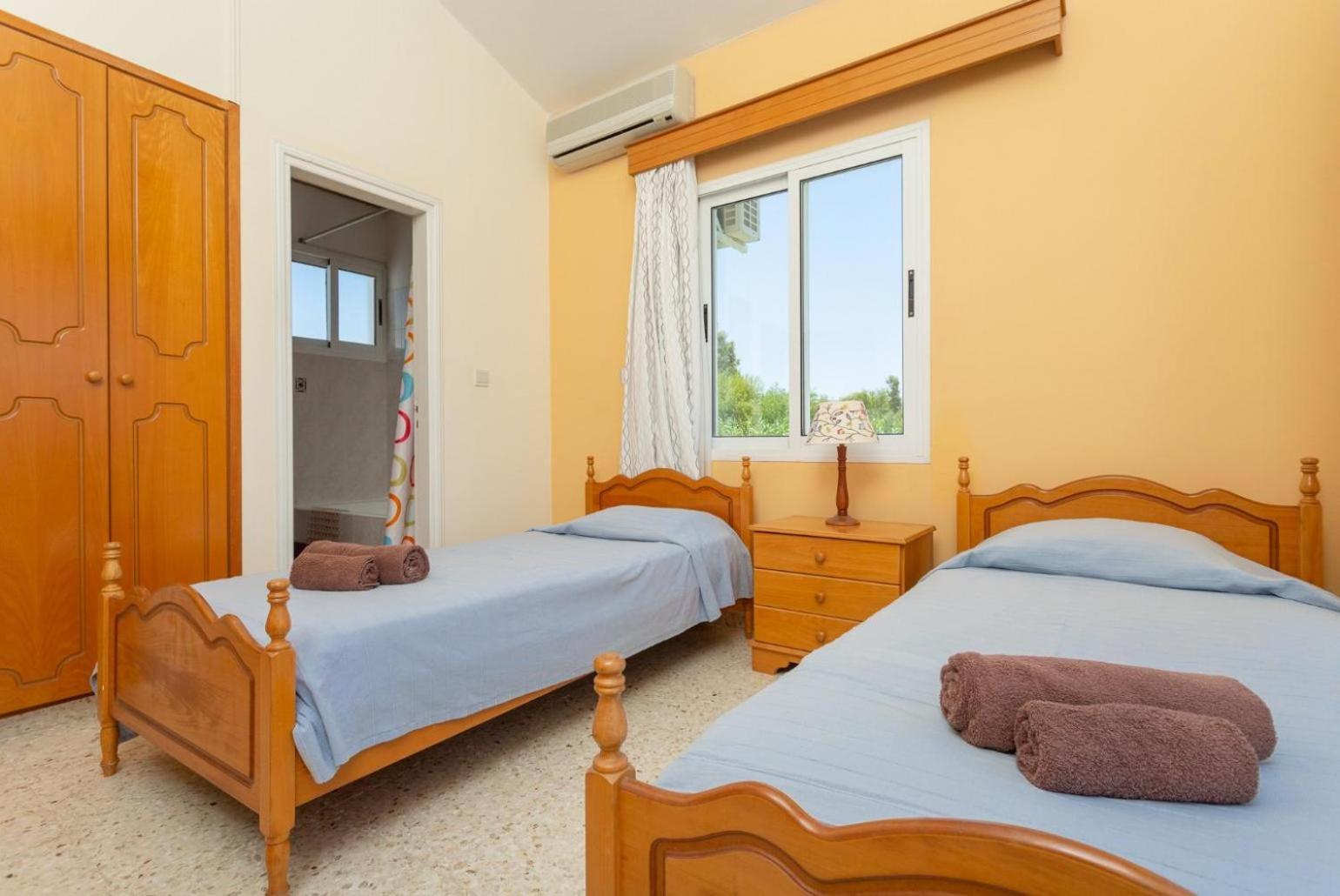 Sun Beach Villa Thio Polis Екстер'єр фото
