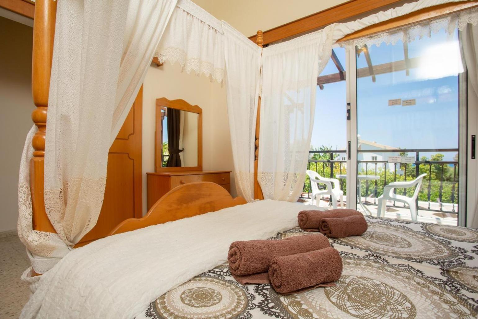 Sun Beach Villa Thio Polis Екстер'єр фото
