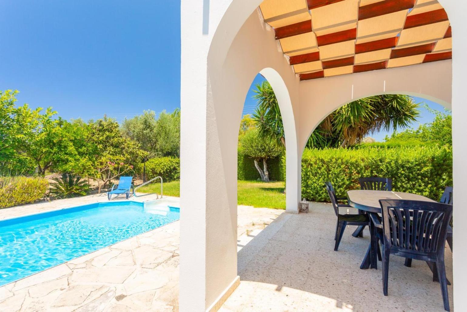 Sun Beach Villa Thio Polis Екстер'єр фото