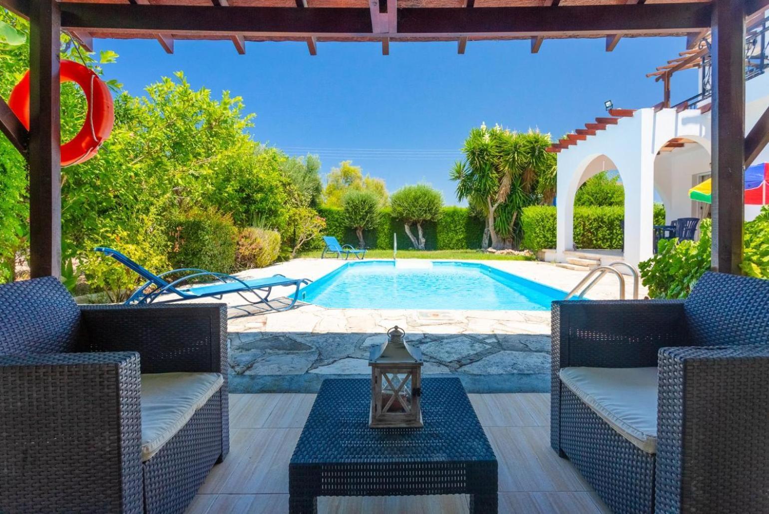 Sun Beach Villa Thio Polis Екстер'єр фото